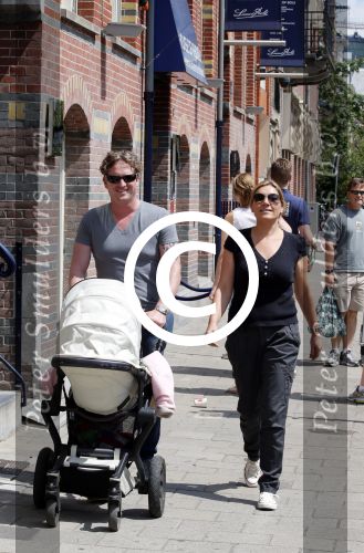 Amsterdam 7 juli 2012
Gallyon v Vessem met man achter de kinderwagen.
Peter Smulders bv