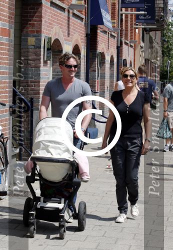 Amsterdam 7 juli 2012
Gallyon v Vessem met man achter de kinderwagen.
Peter Smulders bv