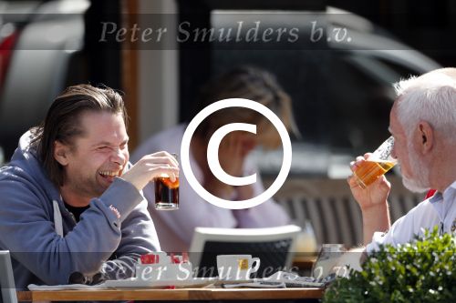 Amsterdam 2 juli 2012
Hans Teeuwen met ... op terras.
Peter Smulders bv