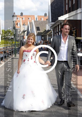 Huizen 7 juli 2012
Trouwen Jeroen Nieuwenhuize en zijn vrouw Kayla bij fletcher hotel in Huizen.
Peter Smulders bv