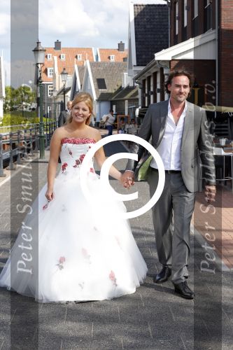 Huizen 7 juli 2012
Trouwen Jeroen Nieuwenhuize en zijn vrouw Kayla bij fletcher hotel in Huizen.
Peter Smulders bv