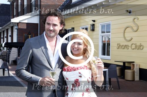 Huizen 7 juli 2012
Trouwen Jeroen Nieuwenhuize en zijn vrouw Kayla bij fletcher hotel in Huizen.
Peter Smulders bv