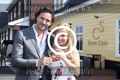 Huizen 7 juli 2012
Trouwen Jeroen Nieuwenhuize en zijn vrouw Kayla bij fletcher hotel in Huizen.
Peter Smulders bv