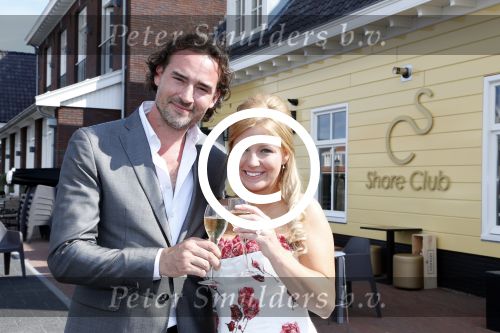 Huizen 7 juli 2012
Trouwen Jeroen Nieuwenhuize en zijn vrouw Kayla bij fletcher hotel in Huizen.
Peter Smulders bv