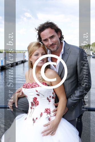 Huizen 7 juli 2012
Trouwen Jeroen Nieuwenhuize en zijn vrouw Kayla bij fletcher hotel in Huizen.
Peter Smulders bv