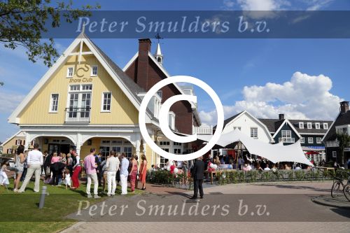Huizen 7 juli 2012
Trouwen Jeroen Nieuwenhuize en zijn vrouw Kayla bij fletcher hotel in Huizen.
Peter Smulders bv