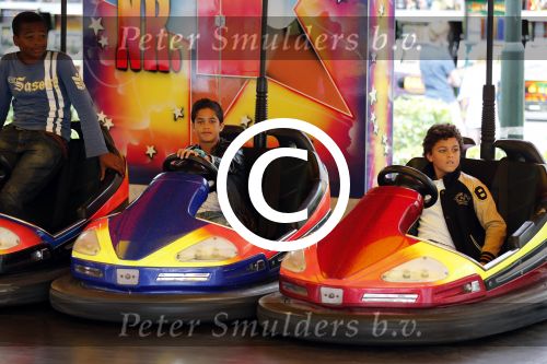 Laren 4 juli 2012
Kermis in laren . Angela v Hulten met zoons Justin en Ruben Kluivert
Peter Smulders bv