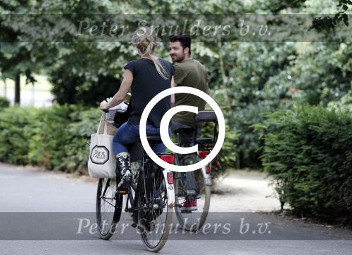 Amsterdam 4 juli 2012
Liesbeth kamerling met haar man op de fiets.
Peter Smulders bv