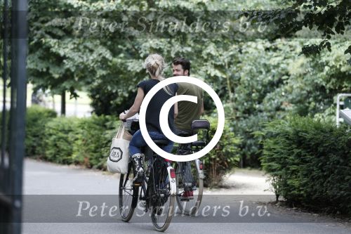 Amsterdam 4 juli 2012
Liesbeth kamerling met haar man op de fiets.
Peter Smulders bv
