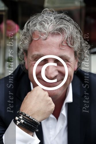 Amsterdam 3 juli 2012
Mark Teurlings met nialaya en buddha to buddha armband.
Peter Smulders bv