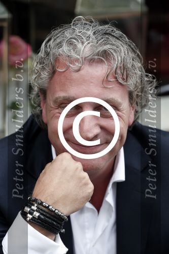 Amsterdam 3 juli 2012
Mark Teurlings met nialaya en buddha to buddha armband.
Peter Smulders bv