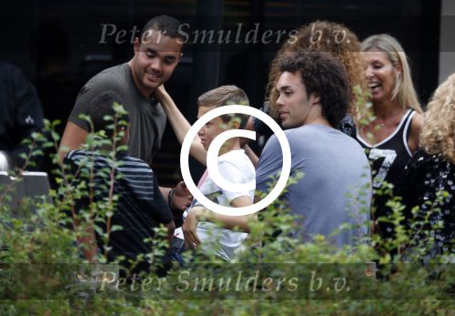 Craailo Huizen 5 juli 2012
Surprise feestje voor Estelle Gullit in het huis van Eric Kuster. Badr hari is natuurlijk ook aanwezig. Maxim Gullit
Peter Smulders bv