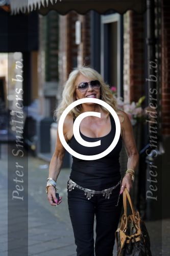 Amsterdam 4 juli 2012
Patricia Paay op de cornelis schuytstraat.
Peter Smulders bv
