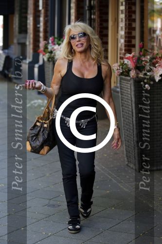 Amsterdam 4 juli 2012
Patricia Paay op de cornelis schuytstraat.
Peter Smulders bv