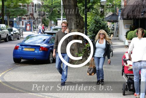 Amsterdam 6 juli 2012
Patricia Paay en vriend Nicky v Dam op de cornelis schuytstraat.
Peter Smulders bv
