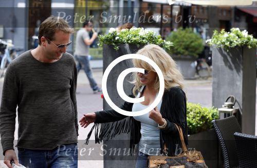 Amsterdam 6 juli 2012
Patricia Paay en vriend Nicky v Dam op de cornelis schuytstraat.
Peter Smulders bv