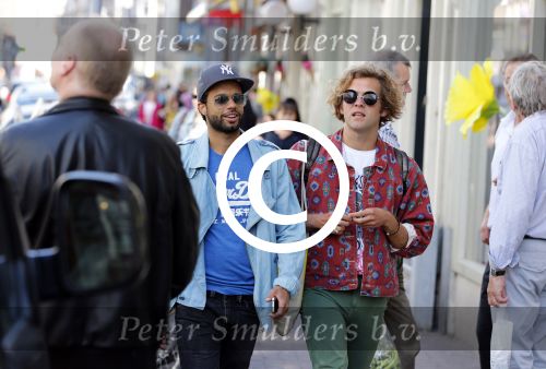 Amsterdam 6 juli 2012
Opening winkel op de haarlemmerdijk. Paul Tulner met een vriend
Peter Smulders bv