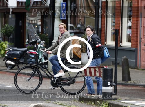 Amsterdam 22 juni 2012
Pierre Bokma met een vriendin op de fiets.
Peter Smulders bv