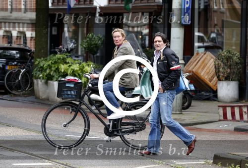 Amsterdam 22 juni 2012
Pierre Bokma met een vriendin op de fiets.
Peter Smulders bv