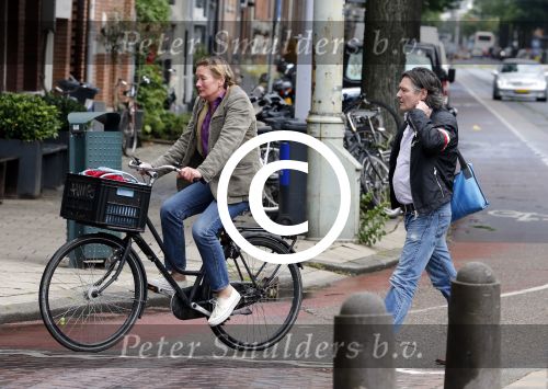 Amsterdam 22 juni 2012
Pierre Bokma met een vriendin op de fiets.
Peter Smulders bv