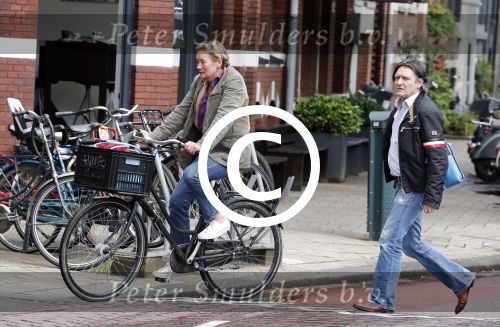 Amsterdam 22 juni 2012
Pierre Bokma met een vriendin op de fiets.
Peter Smulders bv