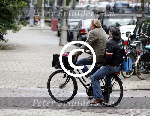 Amsterdam 22 juni 2012
Pierre Bokma met een vriendin op de fiets.
Peter Smulders bv