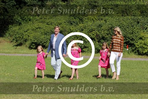 Wassenaar 7 juli 2012
Fotosessie met Prins Willem Alexander prinses Maxima Alexia Ariane en Amalia op landgoed de horsten.
Peter Smulder bv