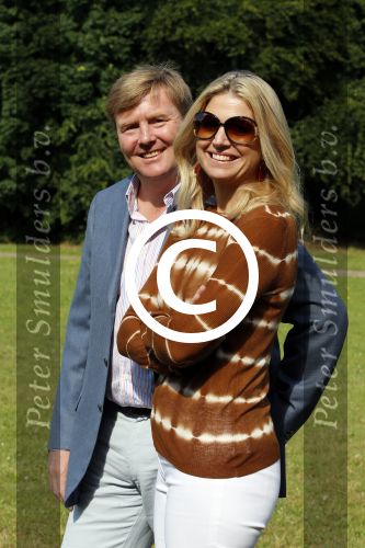 Wassenaar 7 juli 2012
Fotosessie met Prins Willem Alexander prinses Maxima Alexia Ariane en Amalia op landgoed de horsten.
Peter Smulder bv