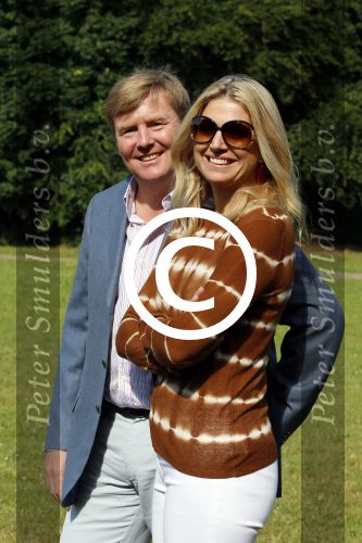 Wassenaar 7 juli 2012
Fotosessie met Prins Willem Alexander prinses Maxima Alexia Ariane en Amalia op landgoed de horsten.
Peter Smulder bv
