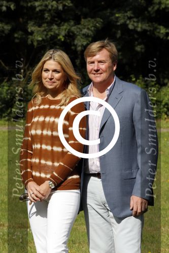 Wassenaar 7 juli 2012
Fotosessie met Prins Willem Alexander prinses Maxima Alexia Ariane en Amalia op landgoed de horsten.
Peter Smulder bv
