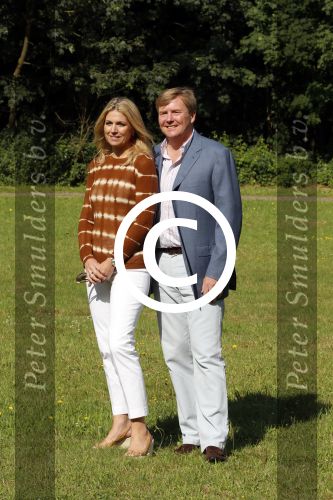 Wassenaar 7 juli 2012
Fotosessie met Prins Willem Alexander prinses Maxima Alexia Ariane en Amalia op landgoed de horsten.
Peter Smulder bv
