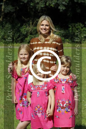 Wassenaar 7 juli 2012
Fotosessie met Prins Willem Alexander prinses Maxima Alexia Ariane en Amalia op landgoed de horsten.
Peter Smulder bv