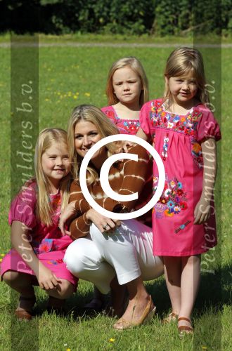 Wassenaar 7 juli 2012
Fotosessie met Prins Willem Alexander prinses Maxima Alexia Ariane en Amalia op landgoed de horsten.
Peter Smulder bv