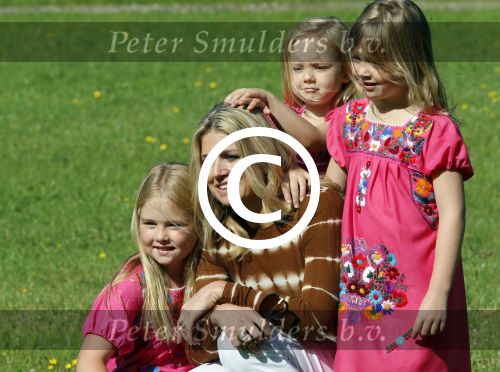 Wassenaar 7 juli 2012
Fotosessie met Prins Willem Alexander prinses Maxima Alexia Ariane en Amalia op landgoed de horsten.
Peter Smulder bv