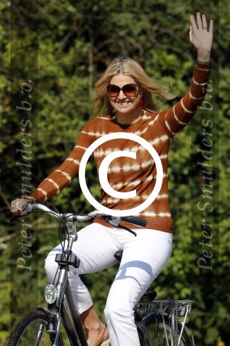 Wassenaar 7 juli 2012
Fotosessie met Prins Willem Alexander prinses Maxima Alexia Ariane en Amalia op landgoed de horsten.
Peter Smulder bv