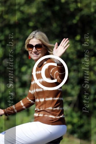 Wassenaar 7 juli 2012
Fotosessie met Prins Willem Alexander prinses Maxima Alexia Ariane en Amalia op landgoed de horsten.
Peter Smulder bv