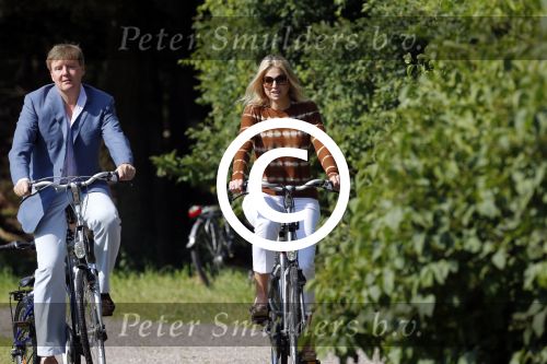 Wassenaar 7 juli 2012
Fotosessie met Prins Willem Alexander prinses Maxima Alexia Ariane en Amalia op landgoed de horsten.
Peter Smulder bv