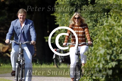Wassenaar 7 juli 2012
Fotosessie met Prins Willem Alexander prinses Maxima Alexia Ariane en Amalia op landgoed de horsten.
Peter Smulder bv