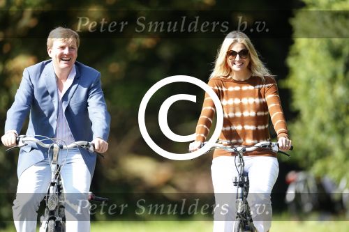Wassenaar 7 juli 2012
Fotosessie met Prins Willem Alexander prinses Maxima Alexia Ariane en Amalia op landgoed de horsten.
Peter Smulder bv