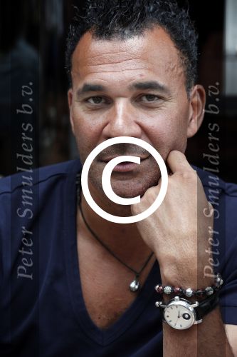 Amsterdam 3 juli 2012
 Ruud Gullit met nialaya armband op de cornelis schuytstraat.
Peter Smulders bv