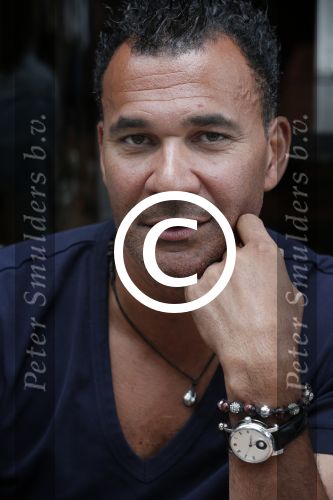 Amsterdam 3 juli 2012
 Ruud Gullit met nialaya armband op de cornelis schuytstraat.
Peter Smulders bv