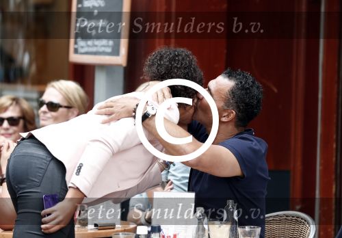 Amsterdam 3 juli 2012
Ruud Gullit op terras met Mark Teurlings en zijn dochter Joelle en ex schoonmoeder.
Peter Smulders bv