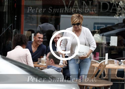 Amsterdam 3 juli 2012
Ruud Gullit op terras met Mark Teurlings en zijn dochter Joelle en ex schoonmoeder.
Peter Smulders bv