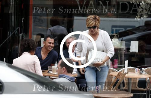 Amsterdam 3 juli 2012
Ruud Gullit op terras met Mark Teurlings en zijn dochter Joelle en ex schoonmoeder.
Peter Smulders bv