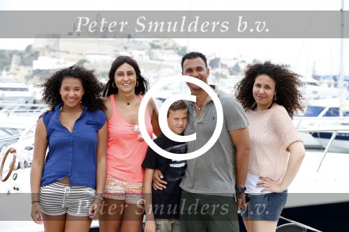 Ibiza 12 juli 2012
Ruud Gullit met zijn dochters Felicity Chermaine Joelle en zoon Maxim Gulli op vakantie op ibiza.
Peter Smulders bv