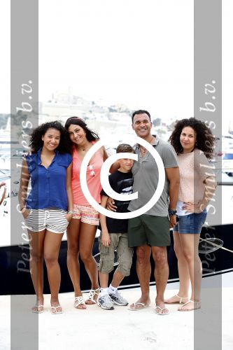 Ibiza 12 juli 2012
Ruud Gullit met zijn dochters Felicity Chermaine Joelle en zoon Maxim Gulli op vakantie op ibiza.
Peter Smulders bv
