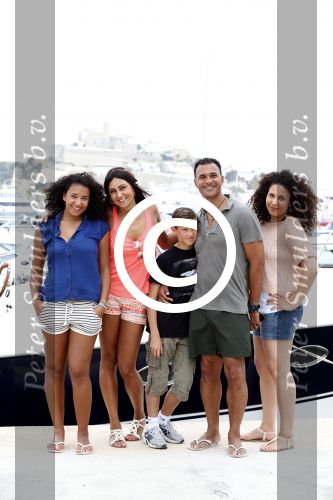 Ibiza 12 juli 2012
Ruud Gullit met zijn dochters Felicity Chermaine Joelle en zoon Maxim Gulli op vakantie op ibiza.
Peter Smulders bv