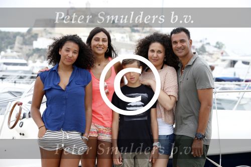 Ibiza 12 juli 2012
Ruud Gullit met zijn dochters Felicity Chermaine Joelle en zoon Maxim Gulli op vakantie op ibiza.
Peter Smulders bv