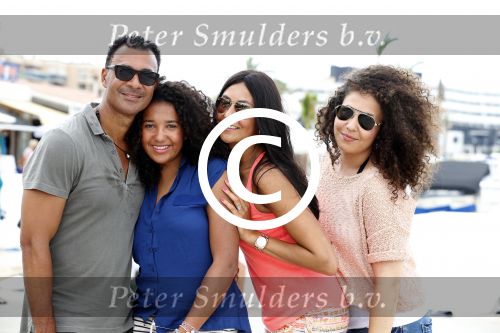 Ibiza 12 juli 2012
Ruud Gullit met zijn dochters Felicity Chermaine Joelle en zoon Maxim Gulli op vakantie op ibiza.
Peter Smulders bv