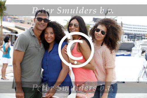 Ibiza 12 juli 2012
Ruud Gullit met zijn dochters Felicity Chermaine Joelle en zoon Maxim Gulli op vakantie op ibiza.
Peter Smulders bv